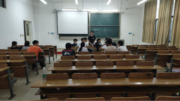 1559787216116641.jpg 土建学院学生会例会顺利召开 (1).jpg