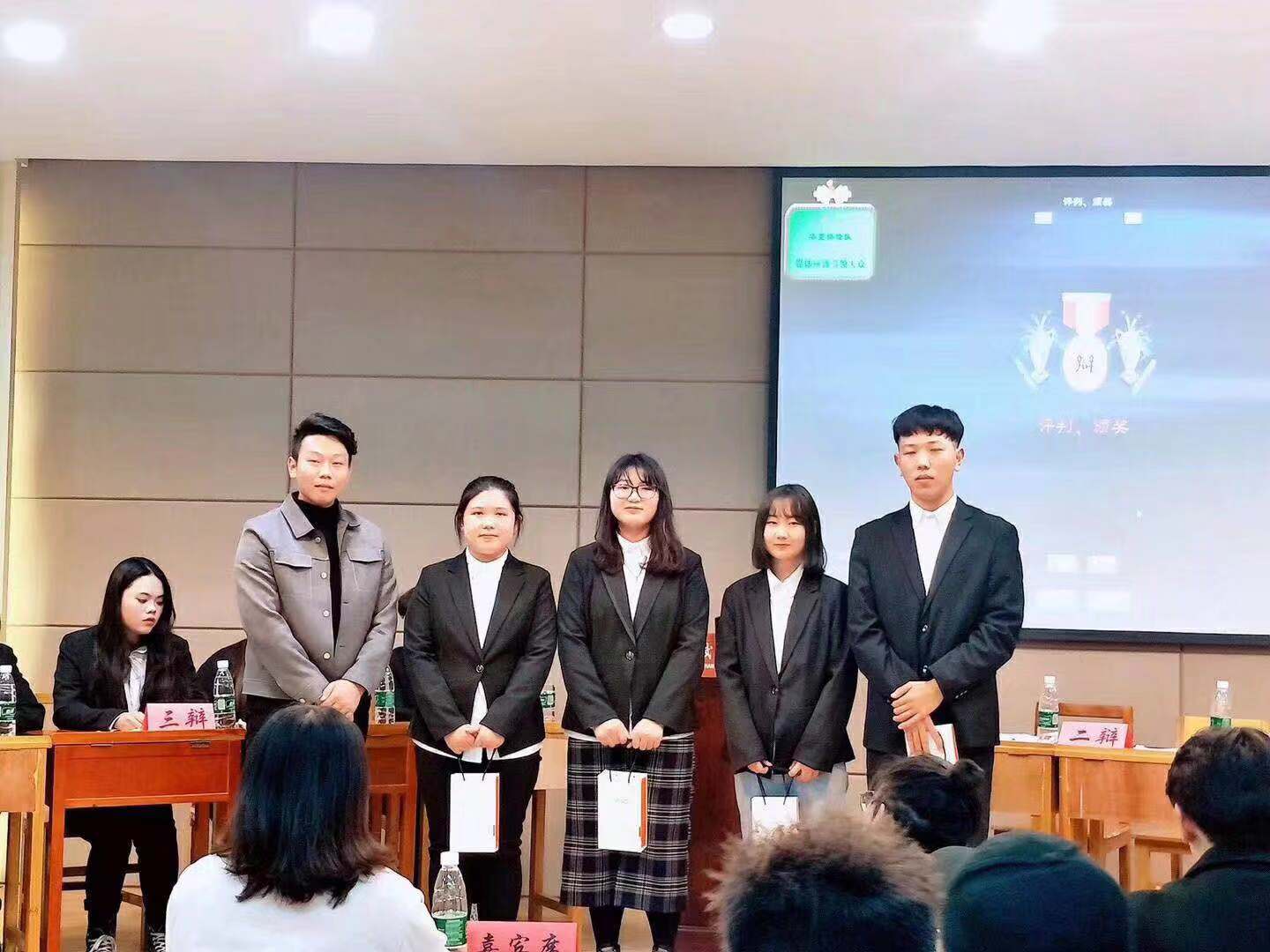 1575518303569826.jpg 1575518303569826.jpg