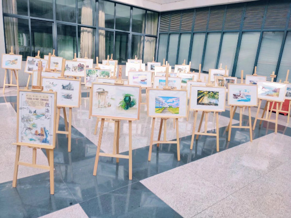 我院城乡规划系举办“山海之间”主题画展.jpg
