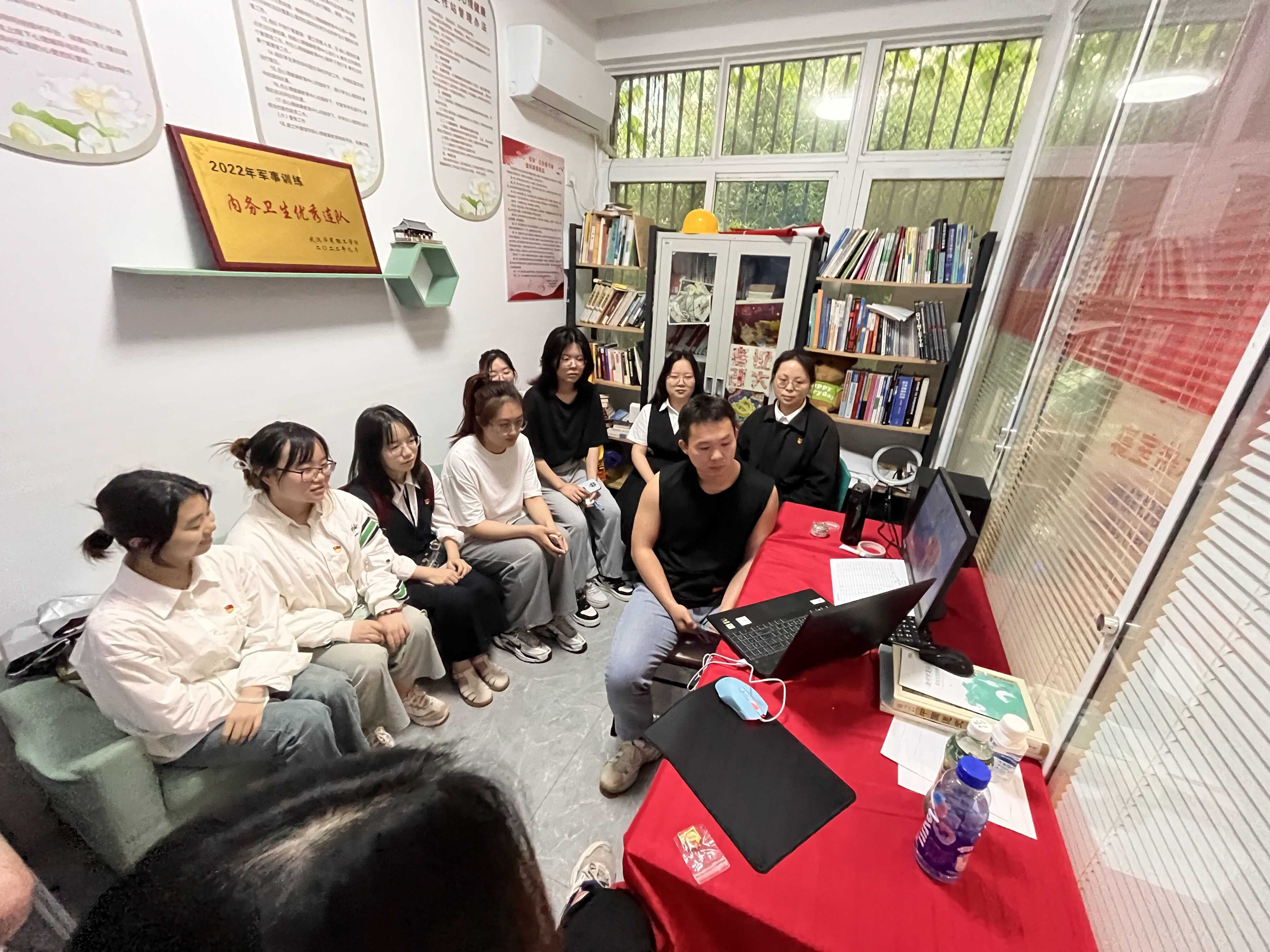 1682255762333883.jpg 1682255762333883.jpg