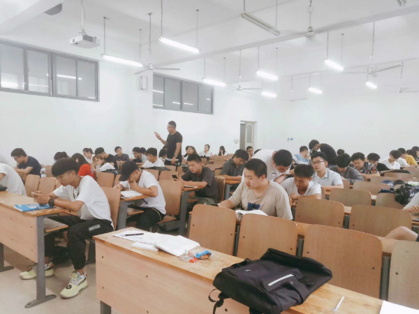 1561121176128535.jpg 我院开展参观五四运动网上展馆活动.jpg