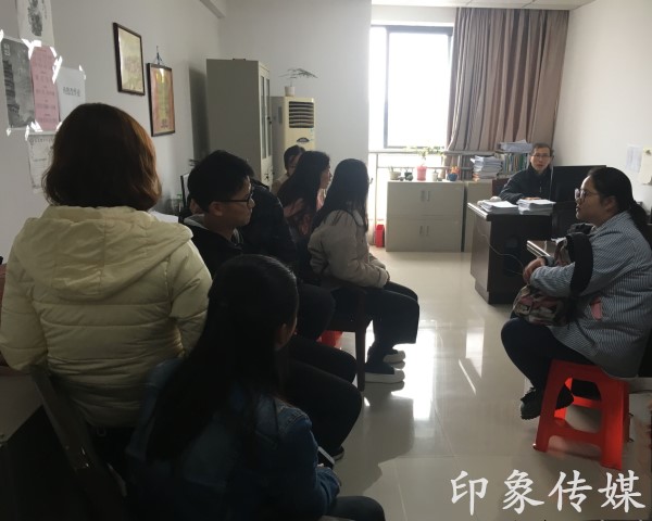 我院物流系开展学生座谈会_副本.jpg