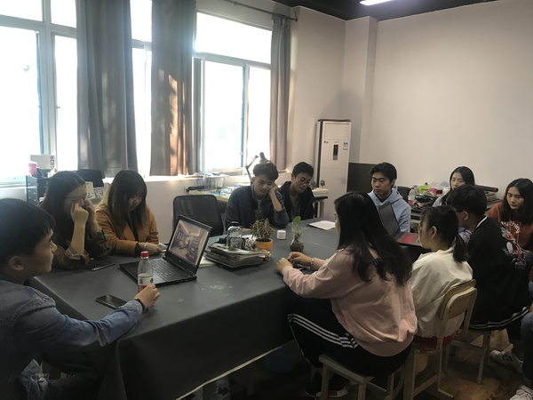 高日观环艺设计部开会_调整大小.png