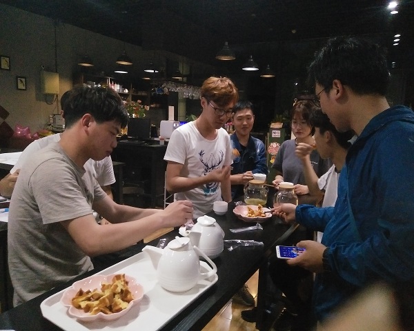 1555725790117610.jpg 订单班授课照片3.jpg