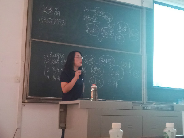 我院为新生开展土木工程（建筑）专业介绍 (2).jpg