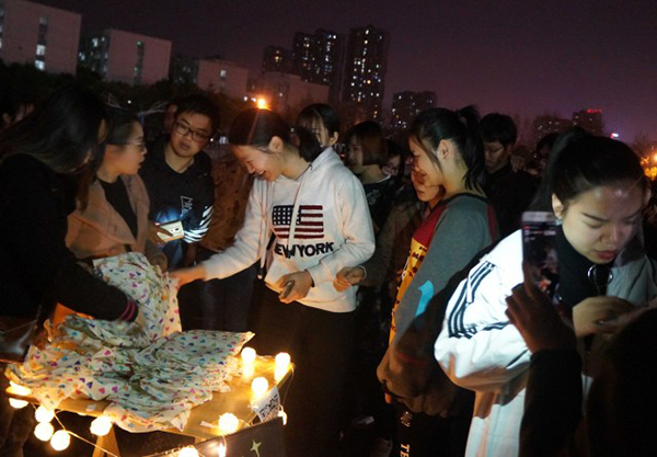 1490766127452264.jpg 鍏戞崲绀煎搧鐜板満.JPG