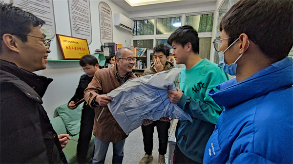 1670501689224582.jpg 涓佹牎闀挎叞闂