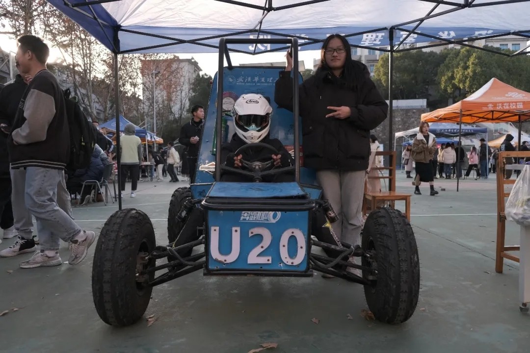 1639973280809772.jpg 1639973280809772.jpg