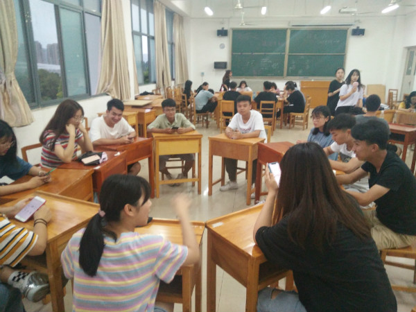 我院开展狼人杀挑战赛试玩环节 (3).jpg