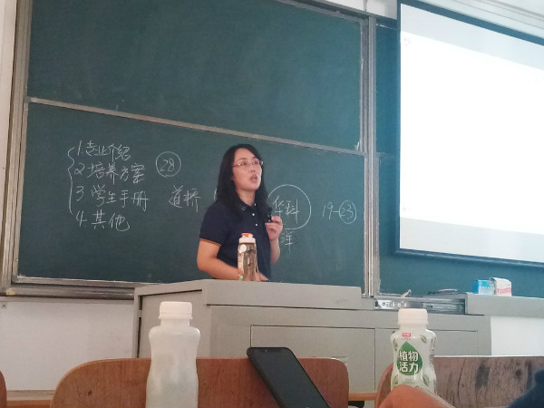 我院为新生开展土木工程（建筑）专业介绍 (1).jpg