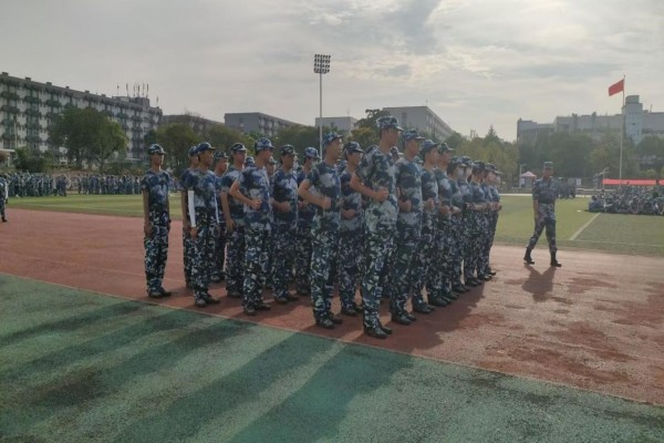 1662911466139259.jpg 濂嬪媷鍚戝墠.jpg