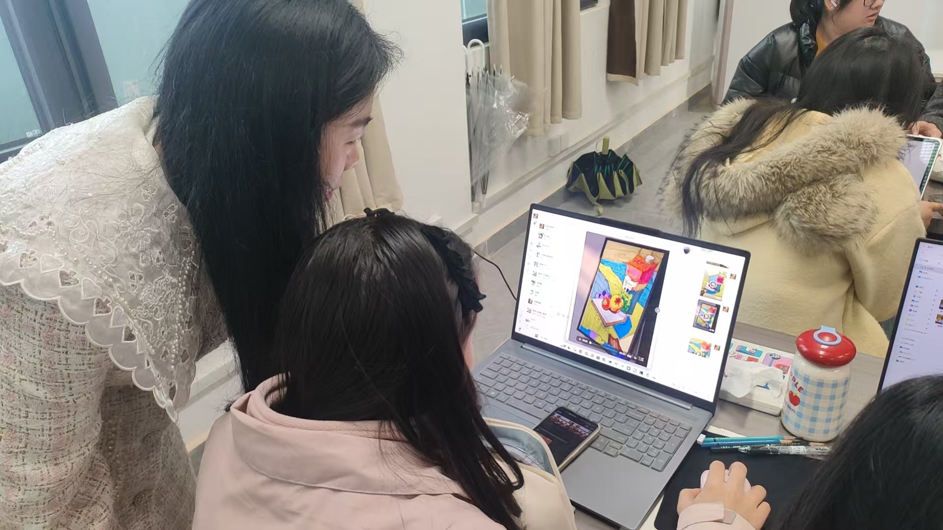 【教学动态】视觉传达设计专业“AIGC技术赋能设计绘画基础课”《设计表现基础Ⅰ(二)》课程结课总结-艺术设计与传媒学院