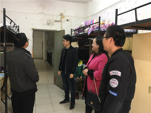 学工办宿舍走访.jpg