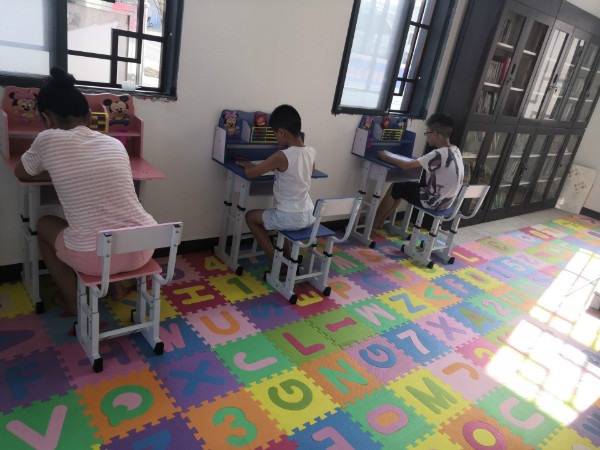 我院关爱留守儿童暑期实践的复咸宁开展暑期实践 (3).jpg