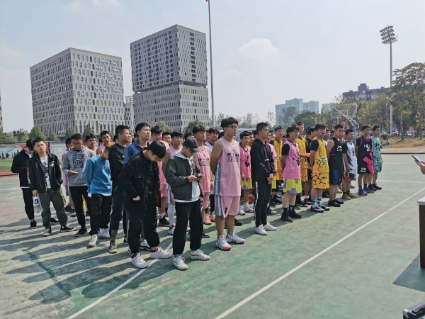【学生活动】我院“新生杯”篮球赛正式拉开帷幕 (2).jpg