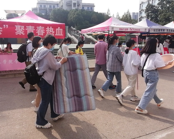 1600952790934822.jpg 家长1.jpg