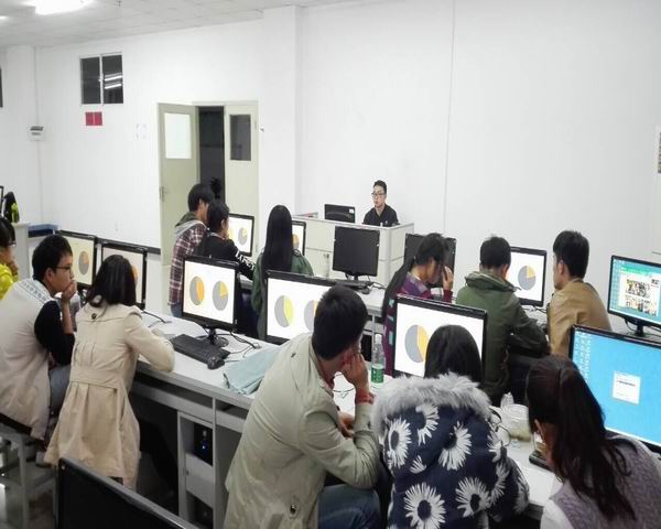 杭州贝腾科技有限公司的老师前来指导训练