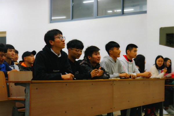 1542358251208833.jpg 寝室_meitu_1.jpg