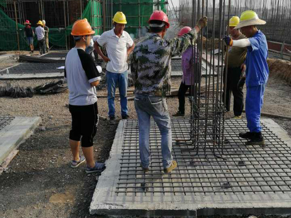 我院实践队赴荆门了解基层建筑工人情况 (1).jpg